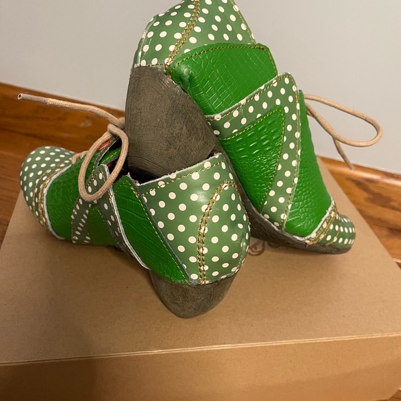 Green Polka Dot Lace-Up Heels - Picture 2 of 3